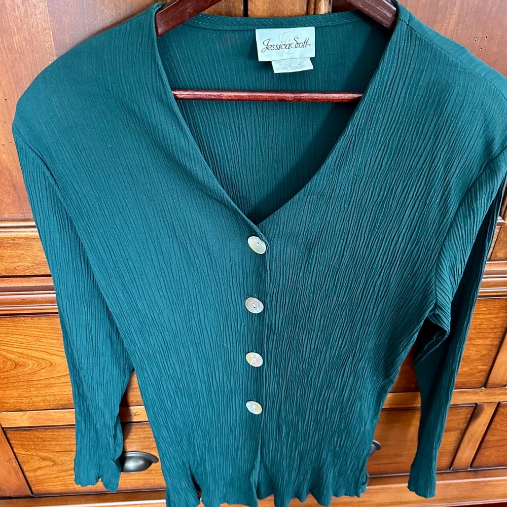 Jessica Scott Women's Emerald Green Top Long Sleeves EUC Size M